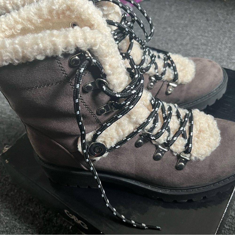 Gbg by guess fur boots